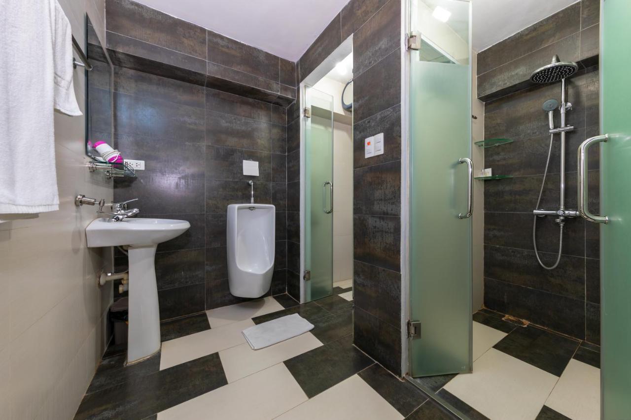 Granda Corner Apartment Hanoi Buitenkant foto