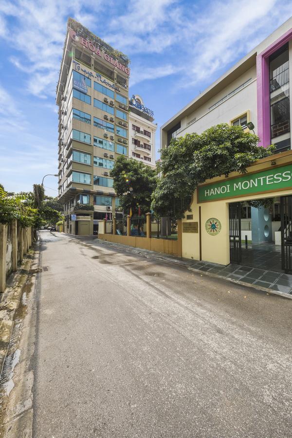 Granda Corner Apartment Hanoi Buitenkant foto